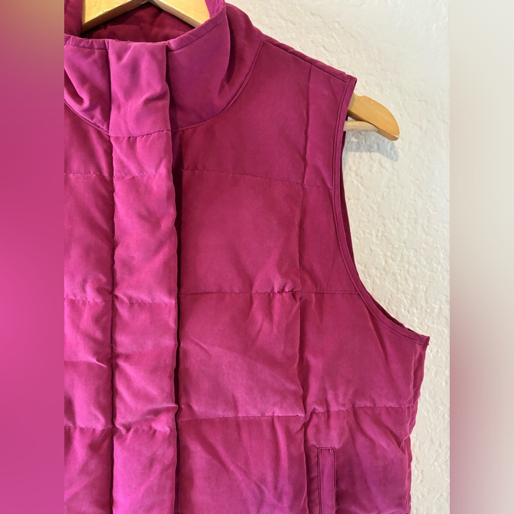 Orvis Women’s Quilted Vest Small Magenta Outdoor Winter Lined Outerwear Feathers - Picture 4 of 16